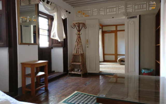Hiranya Guest House