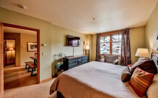 Zephyr Slopeside - 1504 2 Bedroom Condo by RedAwning