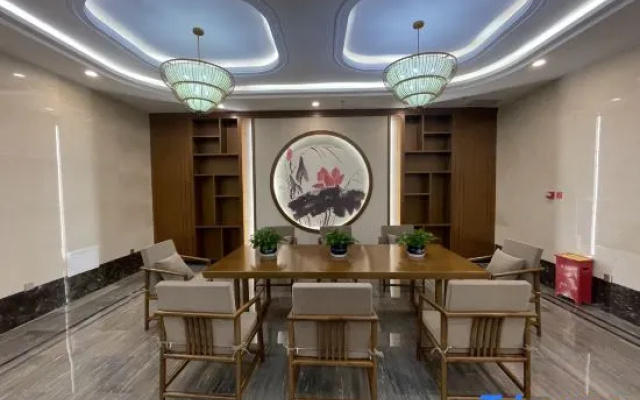 Hutubi Hotel