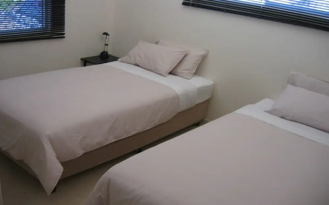 Aztra Apartments