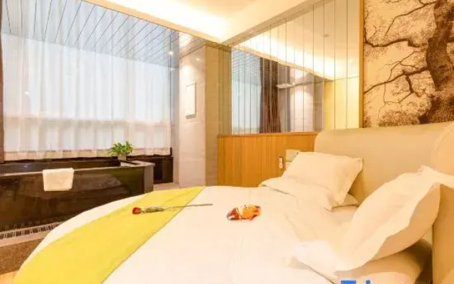 Apple Song Hot Spring Hotel (Xi'an TV Tower Subway Station)