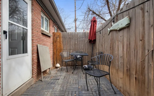 The Wash Park Getaway Private Patio
