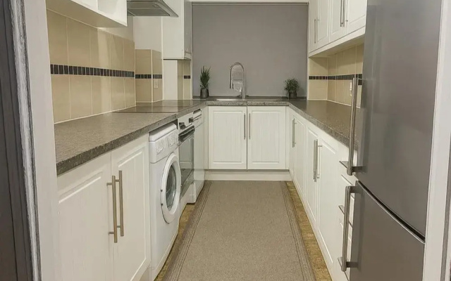 House-sleeps 5 Person -etihad Stadium 15 min Drive