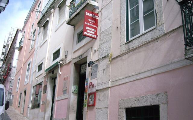 Отель Pensao Residencial Camoes вид на фасад
