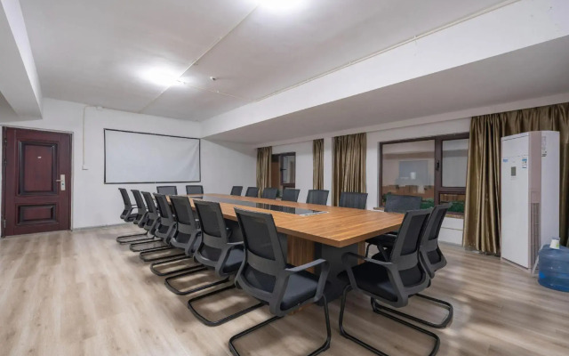 Homeinn Selected Hotel (Jinan Zhangqiu Railway Station Mingshui Ancient Town)