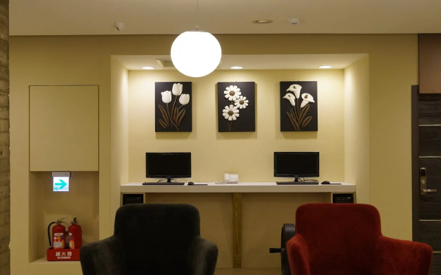 823 Tourist Hotel