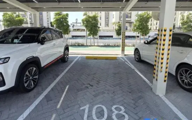 Yas Island Studio, Near F1, Waterpark/Ferrari View