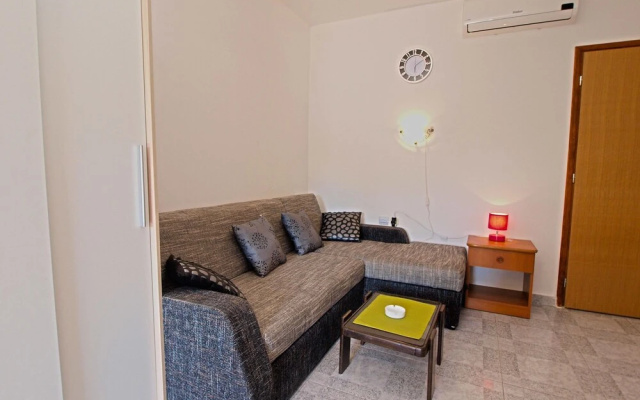 Apartments Orange 768