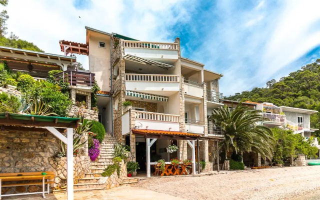 Apartments Villa Smokvina