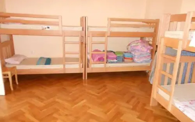 HoneyHostel