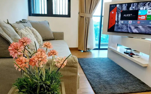 Symphony Tower Studio # 3 ( With Balcony )