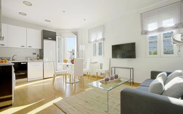 Отель Beautifuly Decorated 2 Bd Apart With Private Terrace. Reina Sofia Terrace Испания, Мадрид - отзывы, цены и фото номеров - забронировать отель Beautifuly Decorated 2 Bd Apart With Private Terrace. Reina Sofia Terrace онлайн