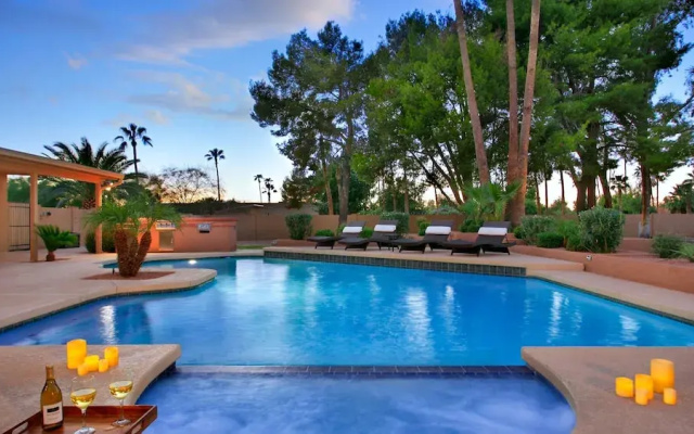 Mountain Views & Heated Pool/spa & Amenities Galore!