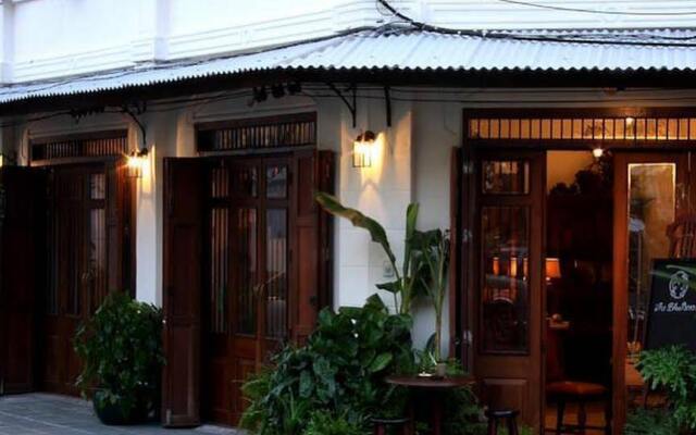 Отель The Bhuthorn Bed And Breakfast Бангкок вид на фасад