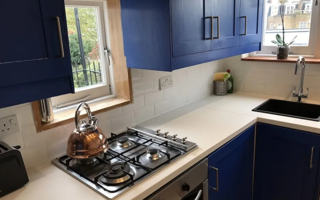 Wix's Lane 3 bed Apartment