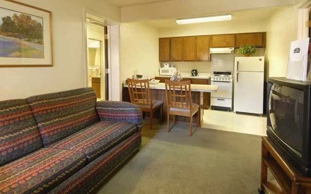 Tulsa Extended Stay Inn & Suites