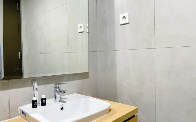 Homey And Cozy Living Studio Pollux Chadstone Apartment
