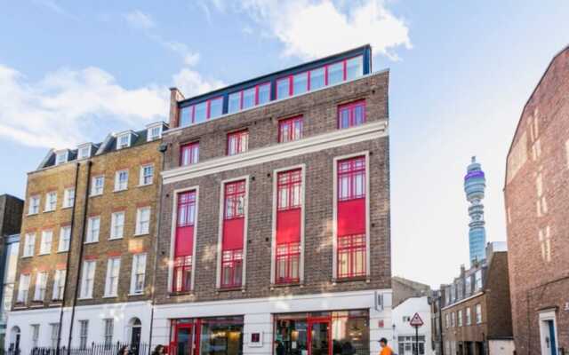 Отель 1 Bedroom Top Floor Flat In Fitzrovia вид на фасад