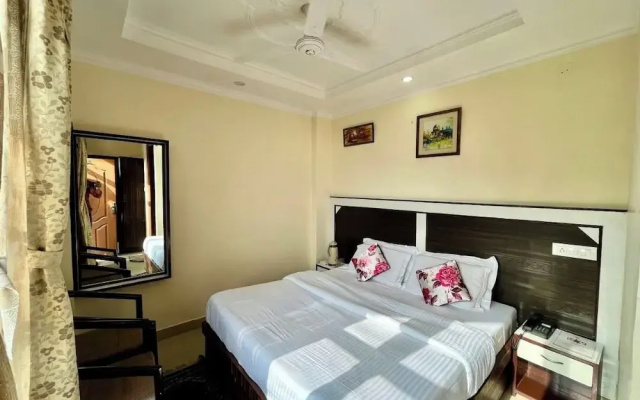 Hotel Anuj Regency