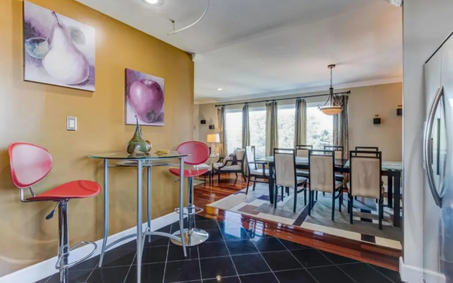 House-Canyon Dr