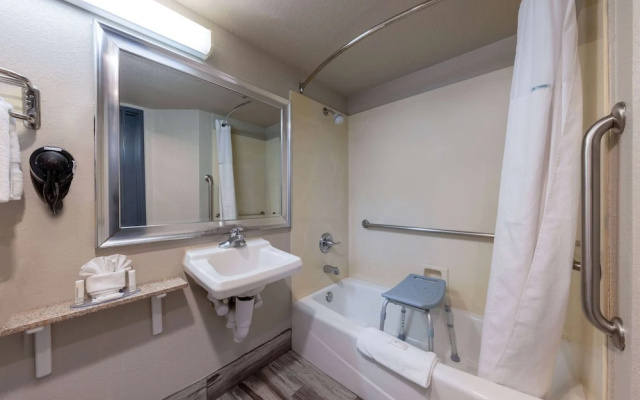 Days Inn Lathrop