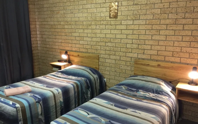 Three Ways Motel