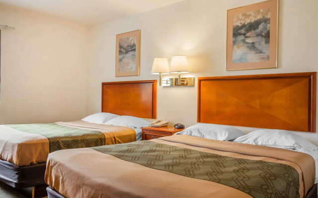 Econo Lodge Milwaukee Airport