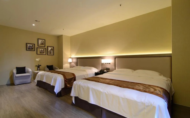 Grand Crystal Hotel