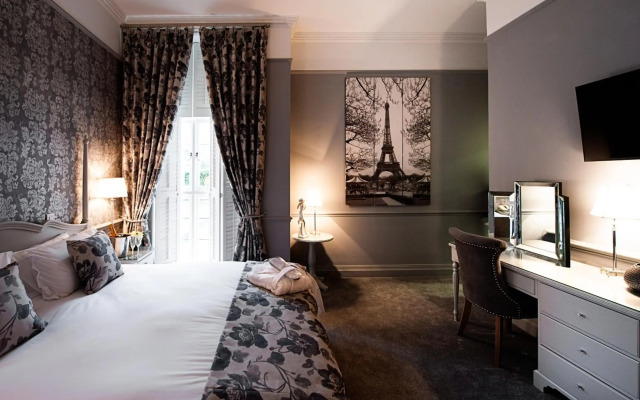 Greenwoods Hotel Spa