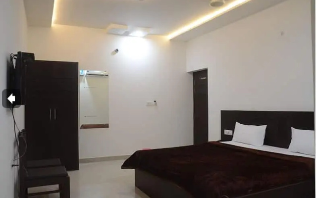 Kanchan Villa