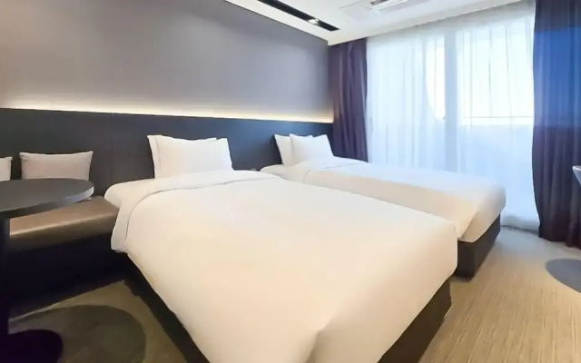 Kinstay Hotel