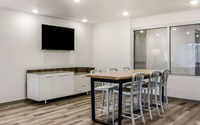 WoodSpring Suites Tacoma - Lakewood