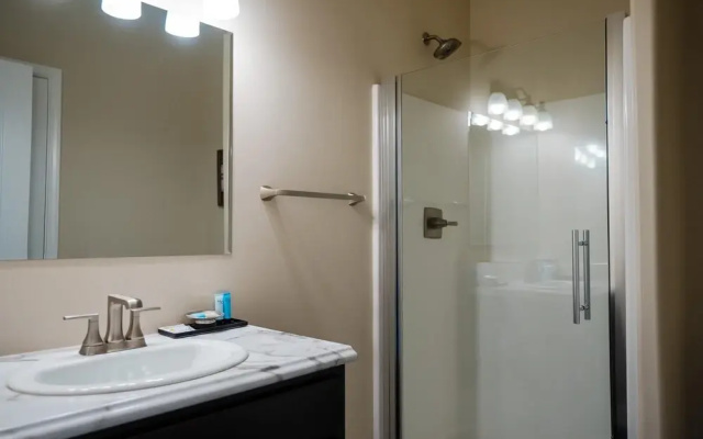 1 Bedroom Lake View Villa - Unit 504