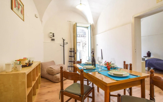 Beautiful Apartment in Linguaglossa With 2 Bedrooms and Wifi