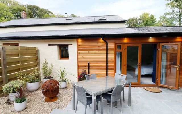 Littlecot, Holsworthy