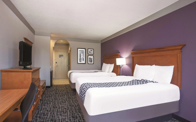 La Quinta Inn And Suites Jackson Airport