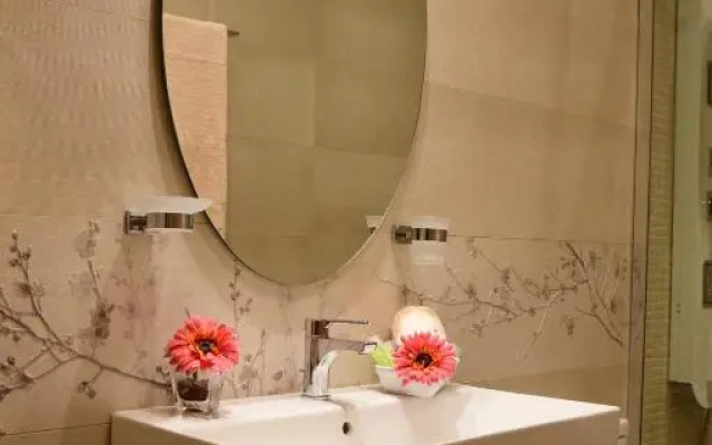 Nikoletta 5