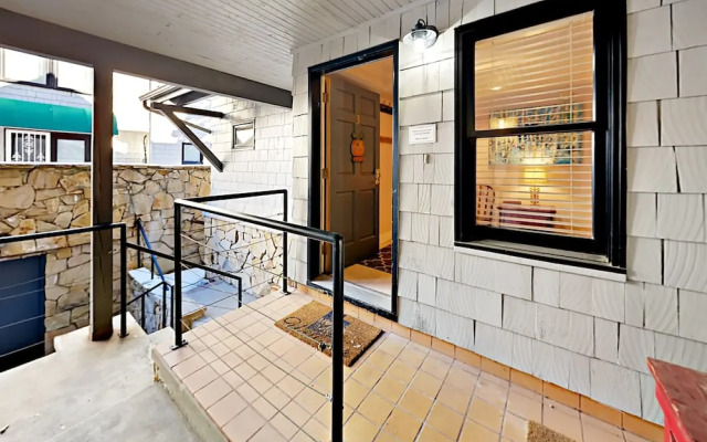 Woodside Unit #3B - 3 Br Condo