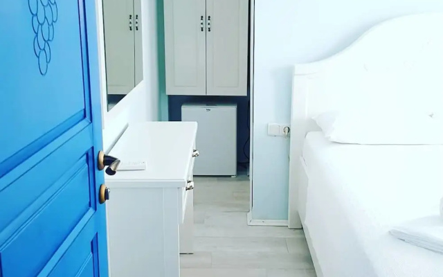 Mia Bozcaada