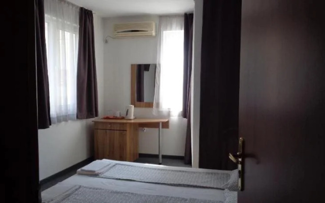 Vlasta Guest House