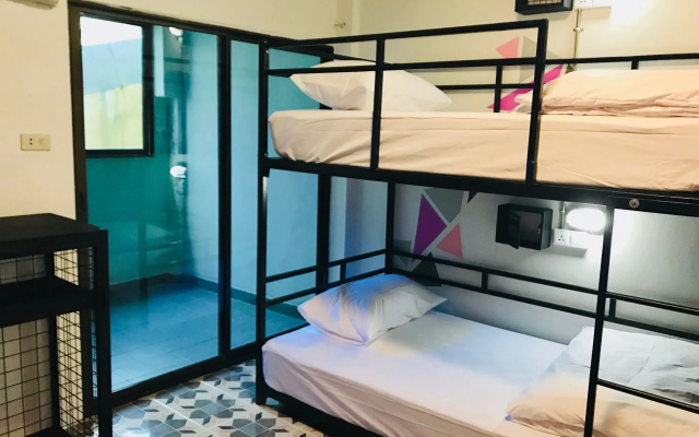 Bodega Phuket Party Hostel - Adults Only