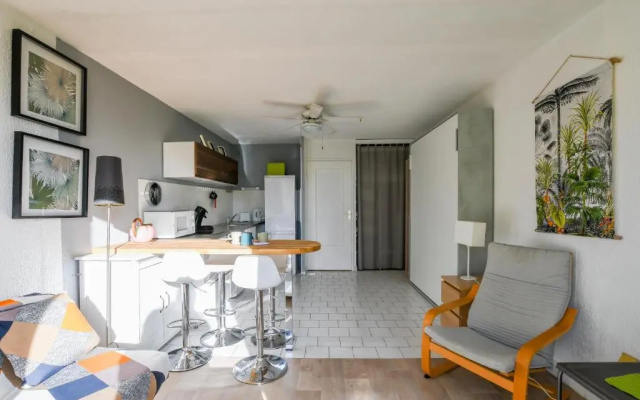 Grand Studio lumineux, piscine, quartier authentique