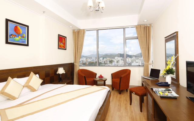 Holiday Central Nha Trang