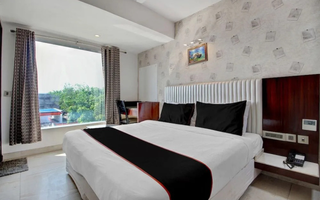 Collection O 135 Hotel Broadway