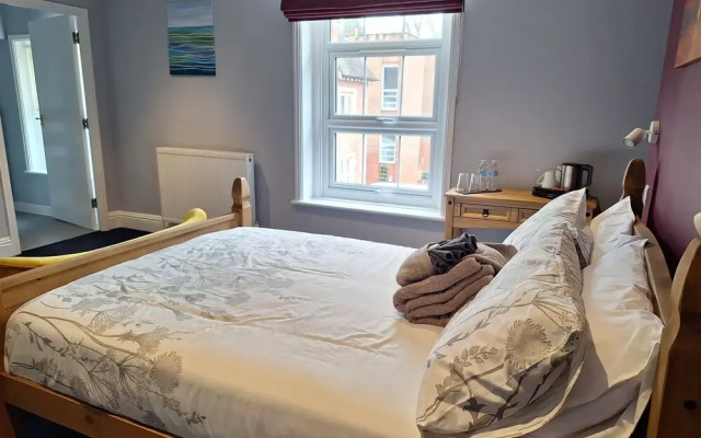 Room-comfortable and Spacious Double En-