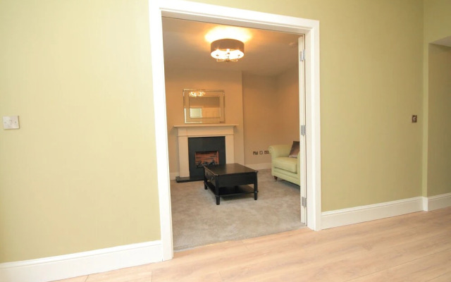 Camden Street Luxury Apartment