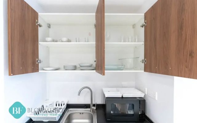 Executive 1 BR in Oasis - 2