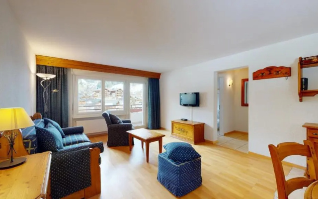Gonenstein Residence in Leukerbad, entire apartment/studio with balcony