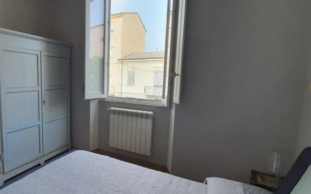 Foscolo 27 a 100 M Dal Mare