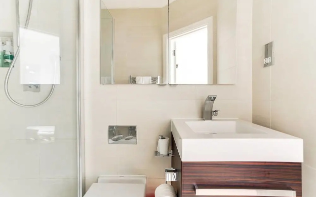 Beautiful 2BR Home in Wimbledon Village W/parking
